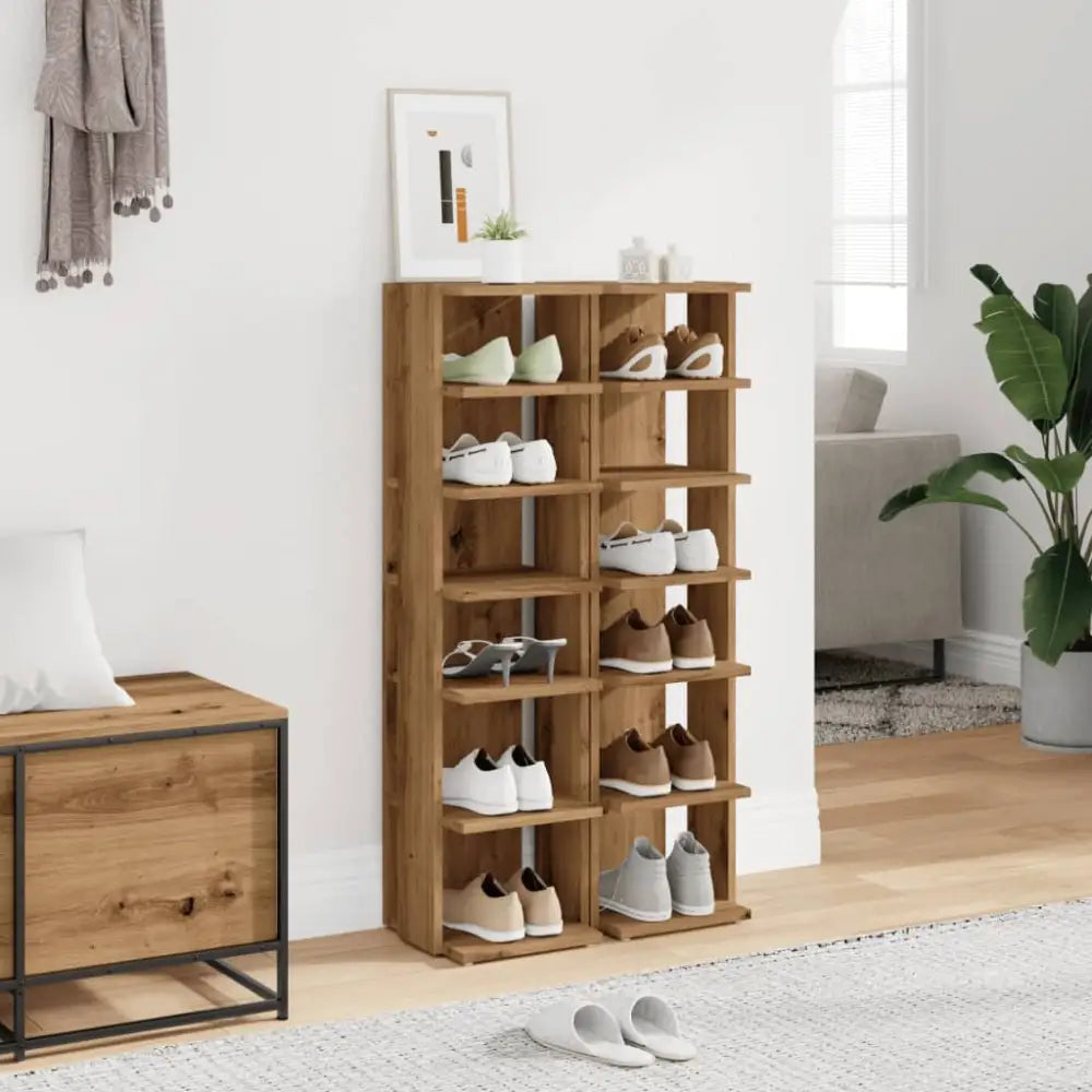 Mooi bewerkt hout voor rondslingerende schoenen - Schoenenrekken